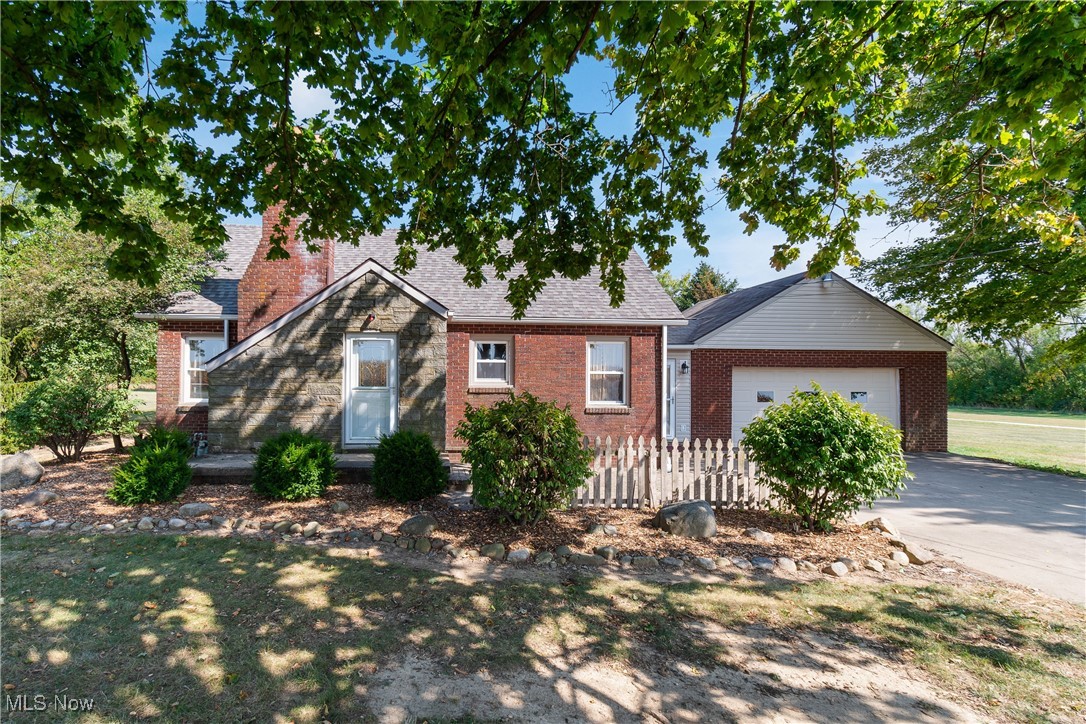 Oakhill Ave, Louisville, OH 44641