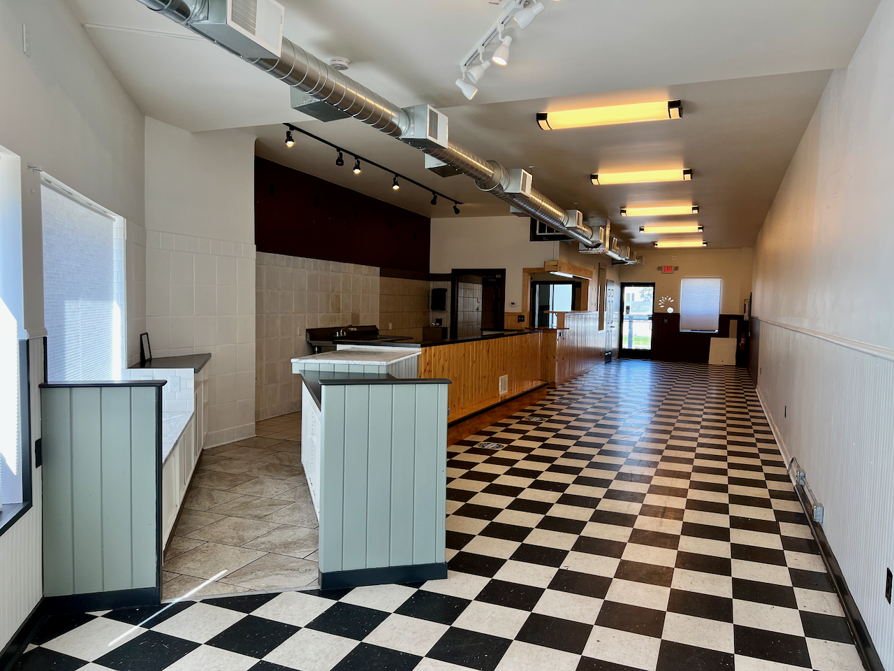 Commercial Lease in Forest Lake 3