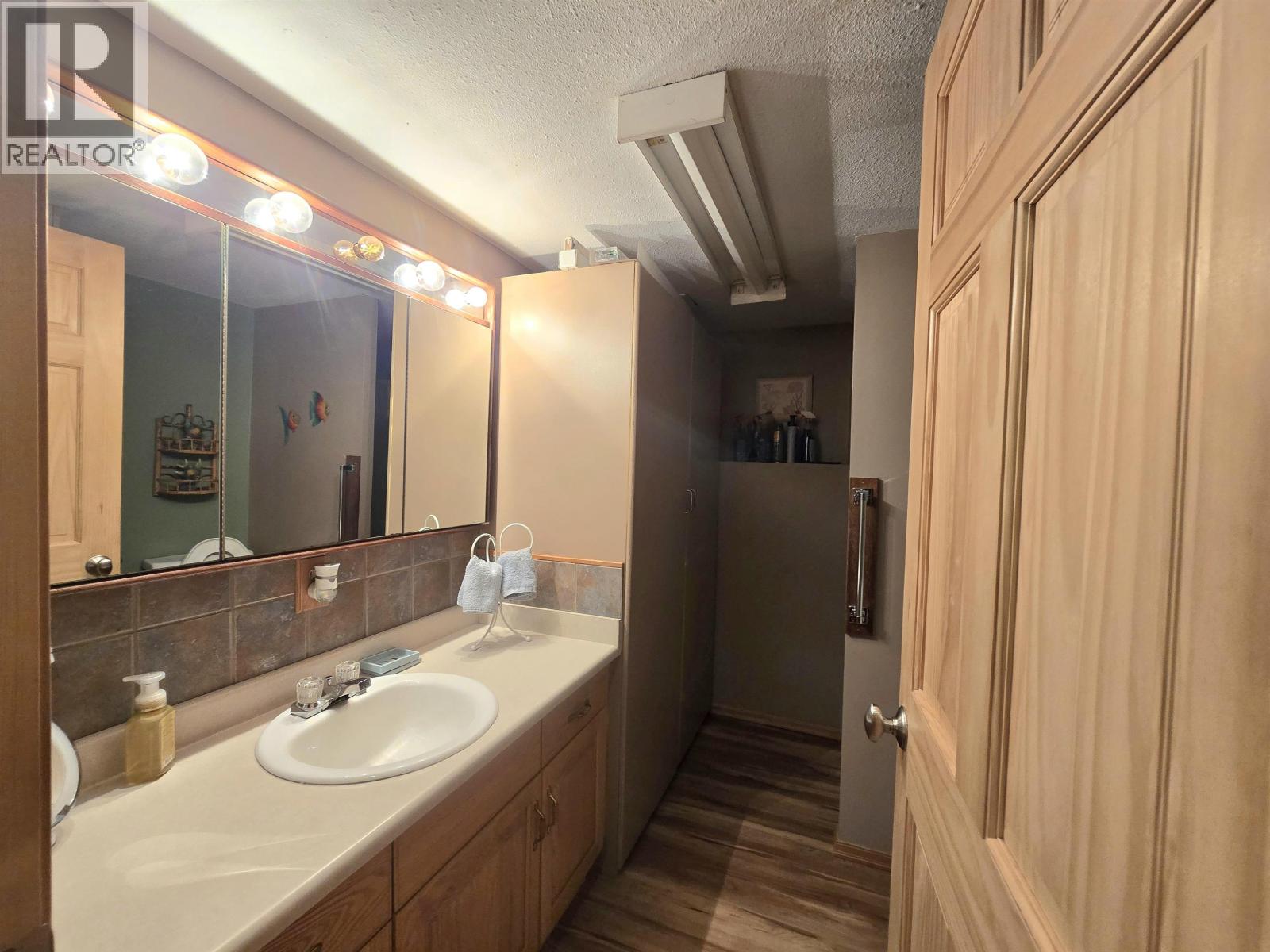 Residential in Horse Lake 4