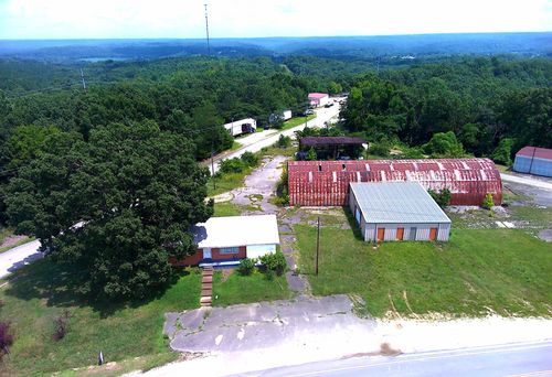 204 Lick Creek Rd, Linden, TN, 37096-3369 | Card Image