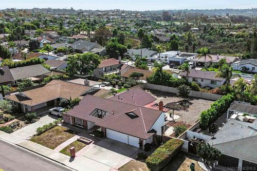 2711 Levante St, Carlsbad, CA, 92009-8121 | Card Image