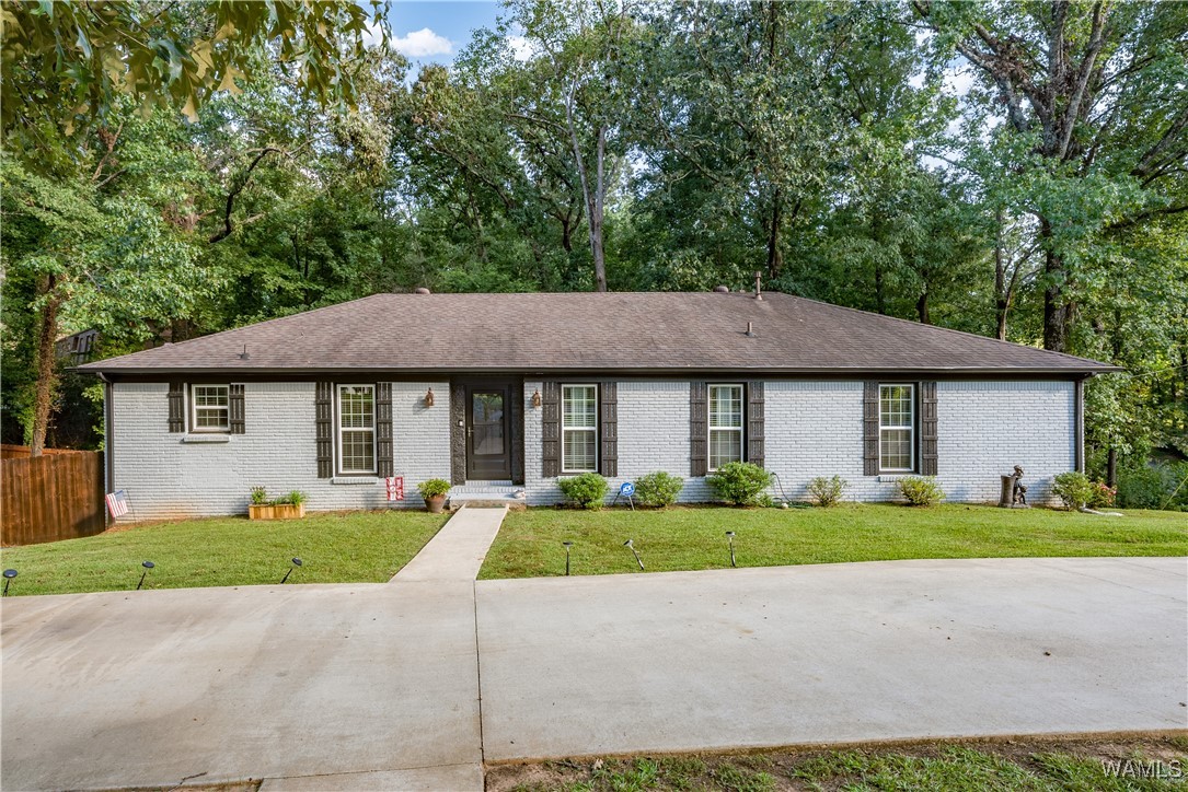 Woodland Hills Dr, Tuscaloosa, AL 35405