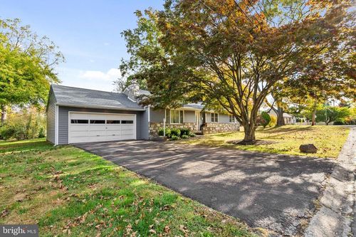 1 Kershaw Ave, DOYLESTOWN, PA, 18901-4512 | Card Image