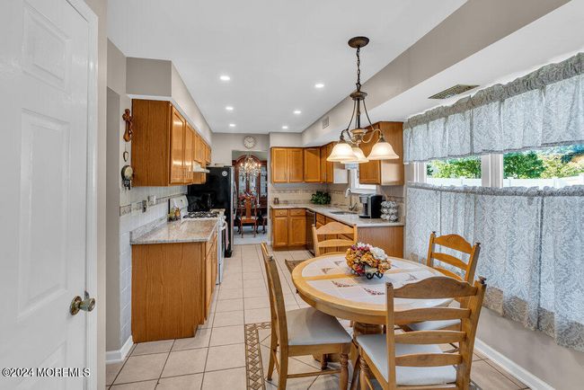 39 Honeysuckle Way, House other with 4 bedrooms, 3 bathrooms and null parking in Howell NJ | Image 18