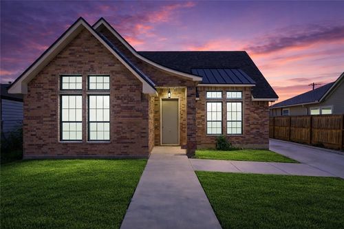 530 Cole St, Corpus Christi, TX, 78404-2904 | Card Image
