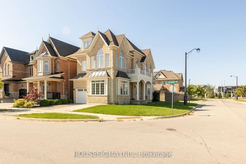 Basement 54 Av Killington, Kleinburg, ON, L4H3Z4 | Card Image