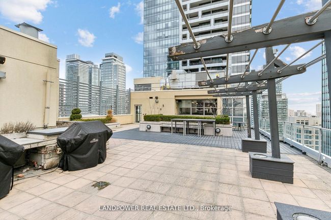 1105 - 11 St Joseph St, Condo with 1 bedrooms, 1 bathrooms and null parking in Toronto ON | Image 24