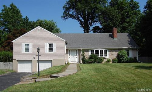 6 Oakstwain Rd, Scarsdale, NY, 10583-2020 | Card Image