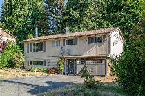 610 Seventh St, Nanaimo, BC, V9R1G2 | Card Image