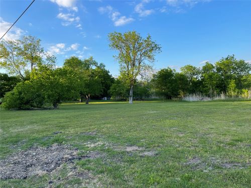 306 N Elm St, Mart, TX, 76664-1017 | Card Image