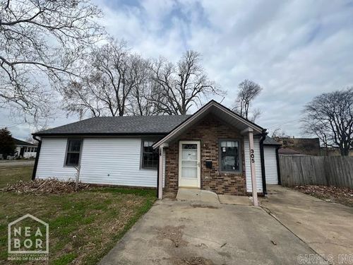 305 W Carlson St, Trumann, AR, 72472-3102 | Card Image