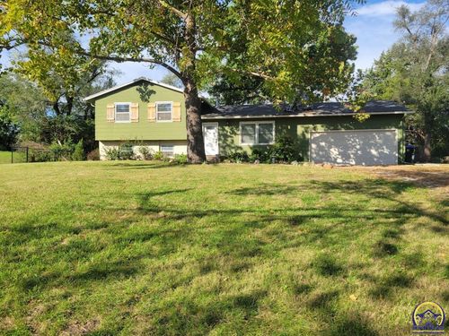 3743 Button Rd, Topeka, KS, 66618-1540 | Card Image