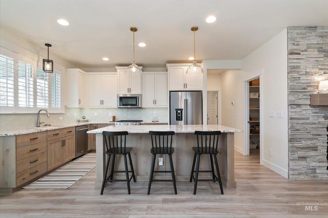 6009 W Riva Capri St, House other with 3 bedrooms, 2 bathrooms and 2 parking in Meridian ID | Image 12