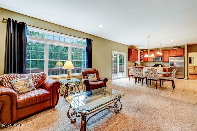 Family Room | Image 32