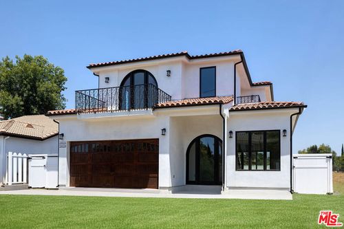 20329 Stagg St, Winnetka, CA, 91306-2209 | Card Image