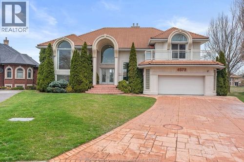 4572 Lake Grande Crt, Windsor, ON, N9G2R3 | Card Image
