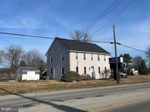 4215 W Lincoln Hwy, DOWNINGTOWN, PA, 19335-2212 | Card Image