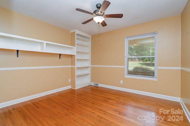 Secondary bedroom #3 | Image 21