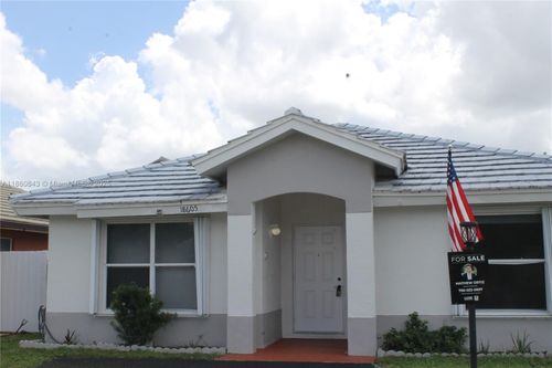 18605 Nw 52nd Path, Miami Gardens, FL, 33055-5303 | Card Image