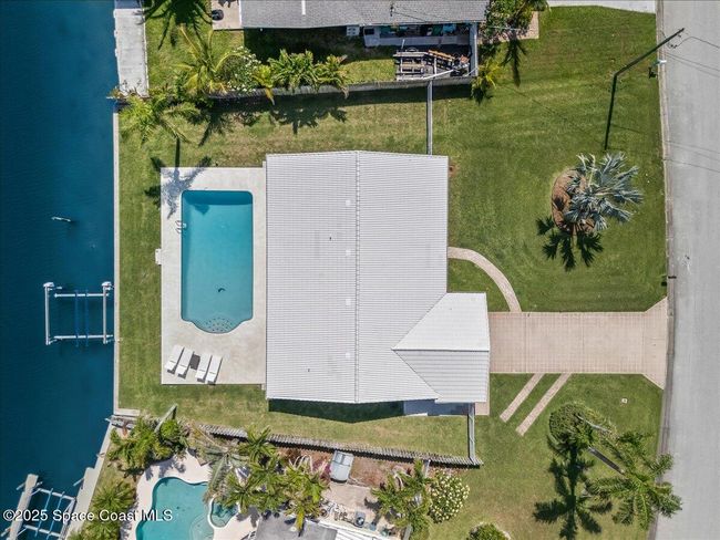 161 Bahama Blvd, House other with 3 bedrooms, 3 bathrooms and null parking in Cocoa Beach FL | Image 36