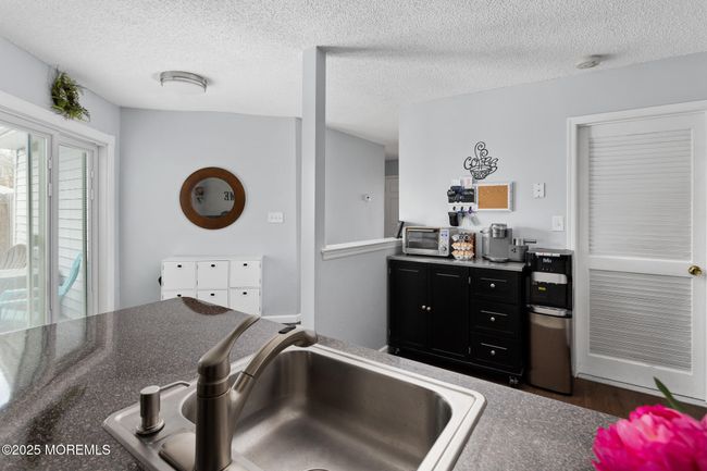 27 Schooners Sq, Condo with 2 bedrooms, 1 bathrooms and null parking in Freehold NJ | Image 10