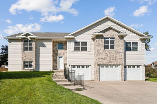 1234 10th St, Jesup, IA, 50648-1090 | Card Image