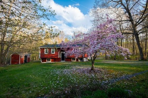 8 Adams Rd, Hubbardston, MA, 01452-1416 | Card Image