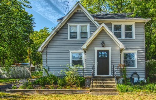 4034 Manchester Rd, Coventry Township, OH, 44319-2152 | Card Image