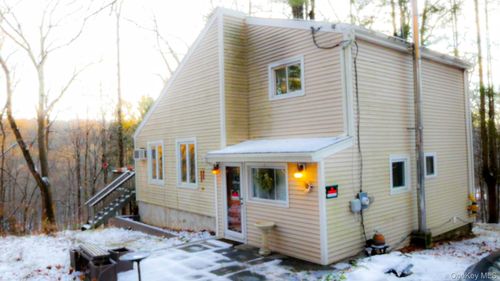 10 Green Acres Ln, Brewster, NY, 10509-5209 | Card Image