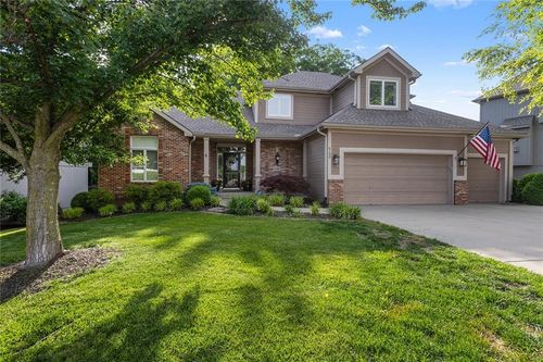 6180 N Nevada Ave, Parkville, MO, 64152-4001 | Card Image