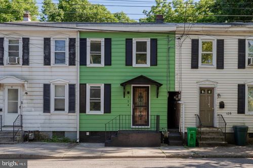 124 W Penn St, CARLISLE, PA, 17013-2326 | Card Image