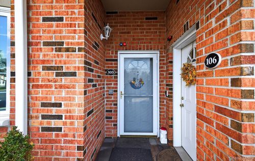 105-105 Francesca Way, Amityville, NY, 11701-1768 | Card Image