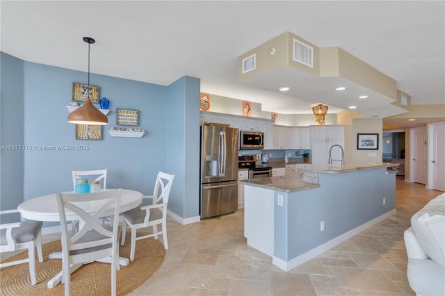 APT-7C - 3000 N Highway A1a, Condo with 3 bedrooms, 3 bathrooms and null parking in Hutchinson Island FL | Image 17