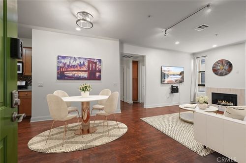 unit-204-6938 Laurel Canyon Blvd, North Hollywood, CA, 91605-6855 | Card Image