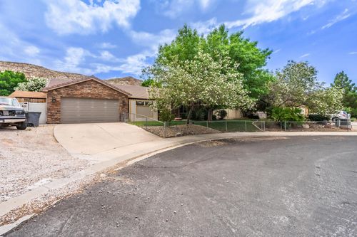 628 N 100 E, La Verkin, UT, 84745-5136 | Card Image