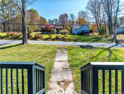 View of front yard | Image 3