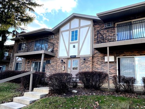 apt-16-104-9S220 Lake Dr, Willowbrook, IL, 60527-2552 | Card Image