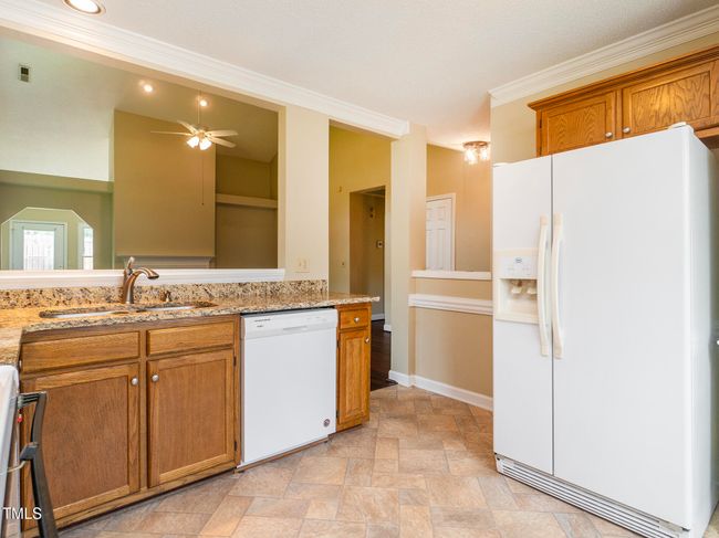 Kitchen | Image 16