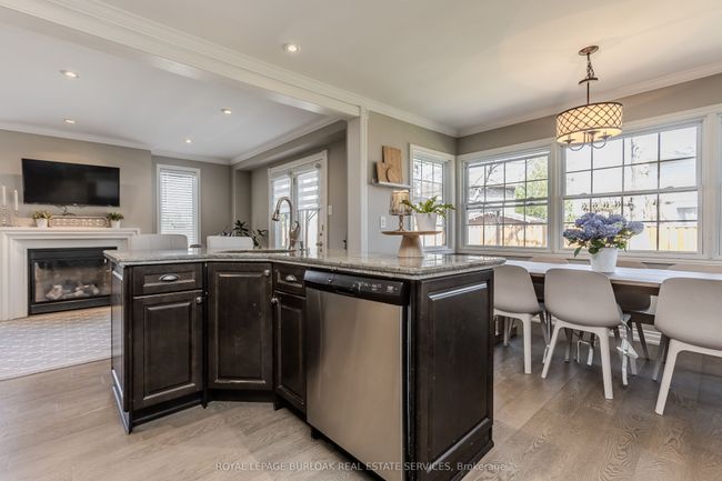 2033 Headon Forest Dr, House other with 5 bedrooms, 4 bathrooms and 2 parking in Burlington ON | Image 18