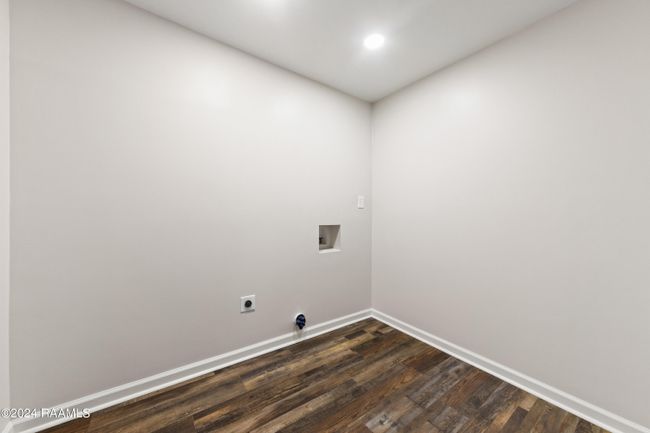 Laundry Room | Image 26