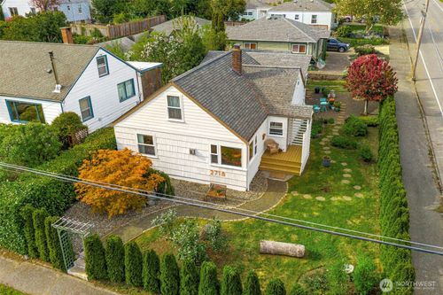 2718 E 11th St, Bremerton, WA, 98310-4906 | Card Image