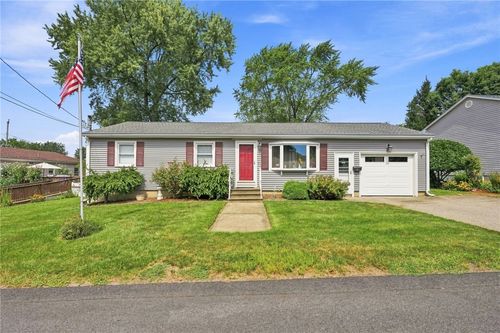 10 Grant Street, West Warwick, RI, 02893 | Card Image