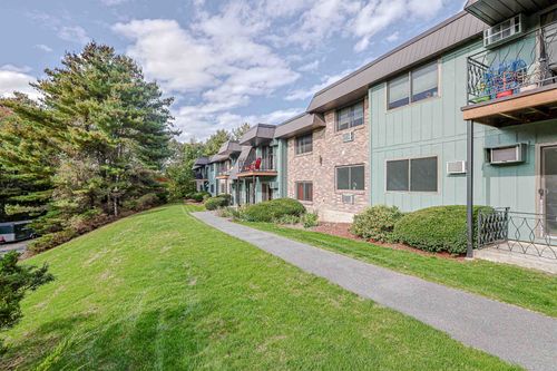 10-13 Strawberry Bank Rd, Nashua, NH, 03062-2751 | Card Image