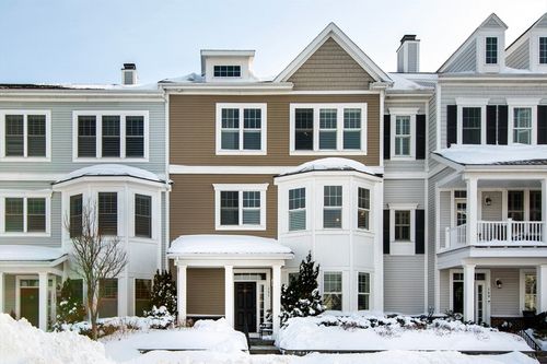 151-151 Stayner Dr, Hingham, MA, 02043-1664 | Card Image