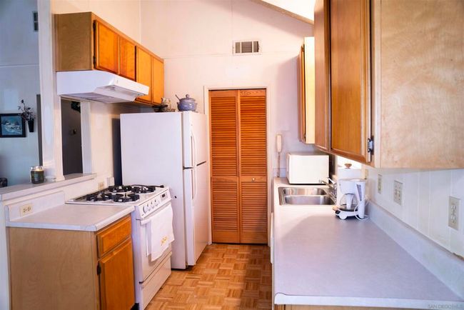 26582 Lake Forest Dr, House other with 3 bedrooms, 2 bathrooms and 4 parking in Twin Peaks CA | Image 8