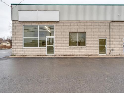 181 Lee Rd, Gates, NY, 14606-5545 | Card Image