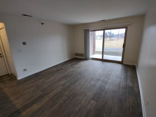 apt-104-208 Glengarry Dr, Bloomingdale, IL, 60108-2341 | Card Image