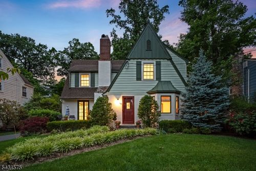 35 Woodland Rd, Short Hills, NJ, 07078-2420 | Card Image