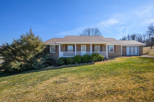 95 Rogers Cir, Castlewood, VA, 24224-5488 | Card Image