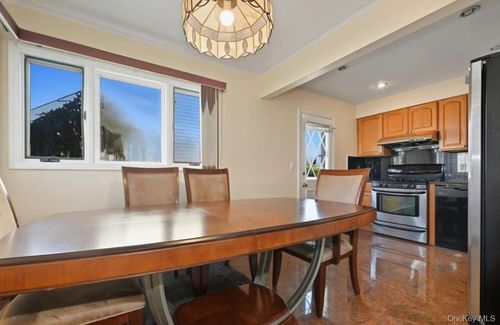 162 Crown Ave, Elmont, NY, 11003-1027 | Card Image